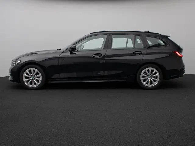 BMW 3 Series view 11