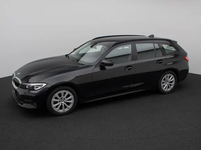 BMW 3 Series view 12