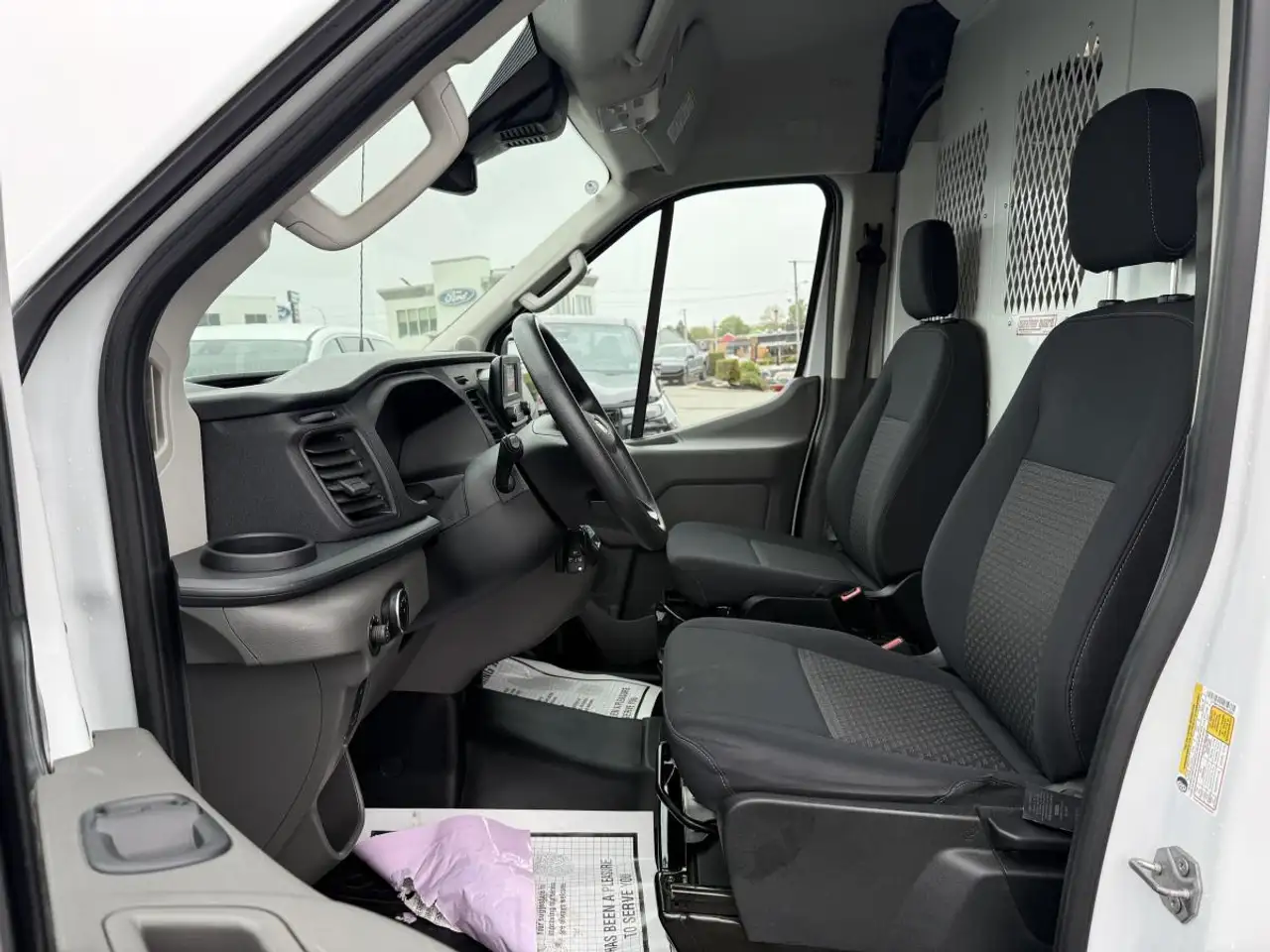 Ford Transit Cargo Van снимка Ford Transit Cargo Van