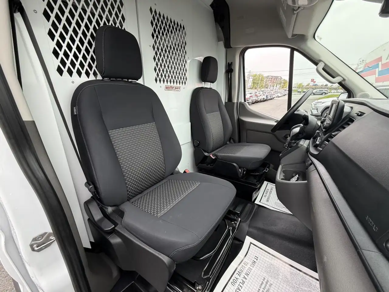 Ford Transit Cargo Van снимка Ford Transit Cargo Van