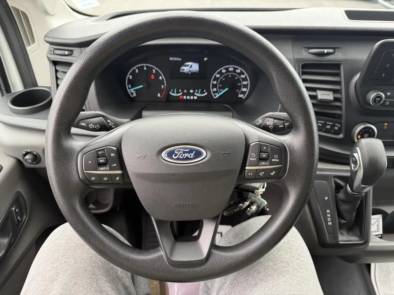 Ford Transit Cargo Van снимка Ford Transit Cargo Van