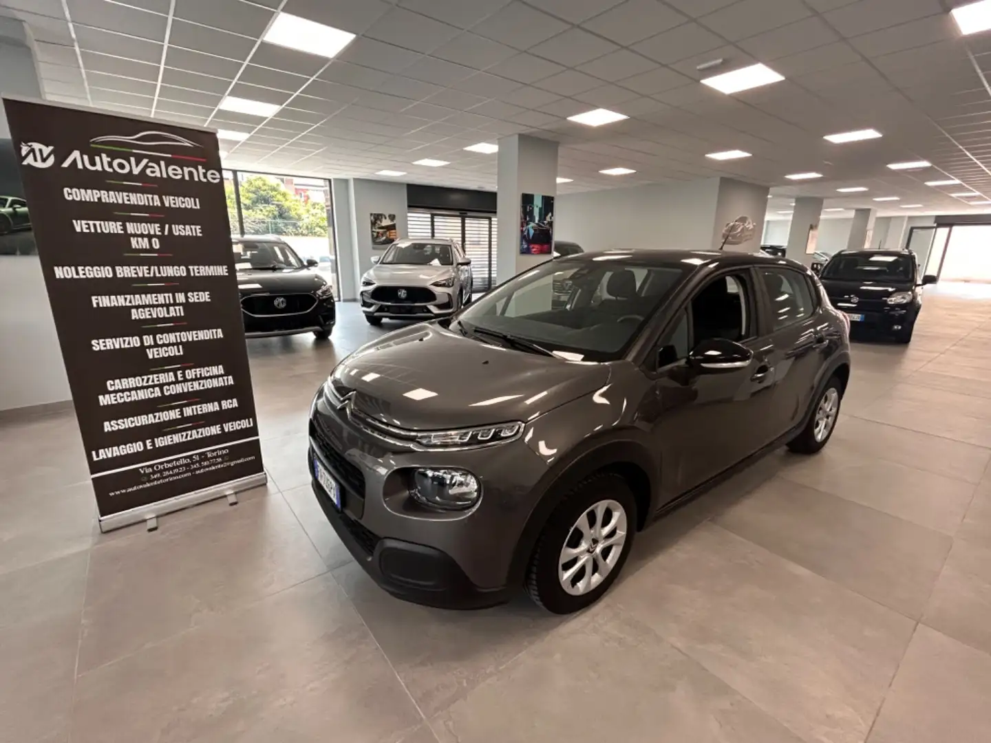 Citroen C3 PureTech 82 Shine Grigio - 1