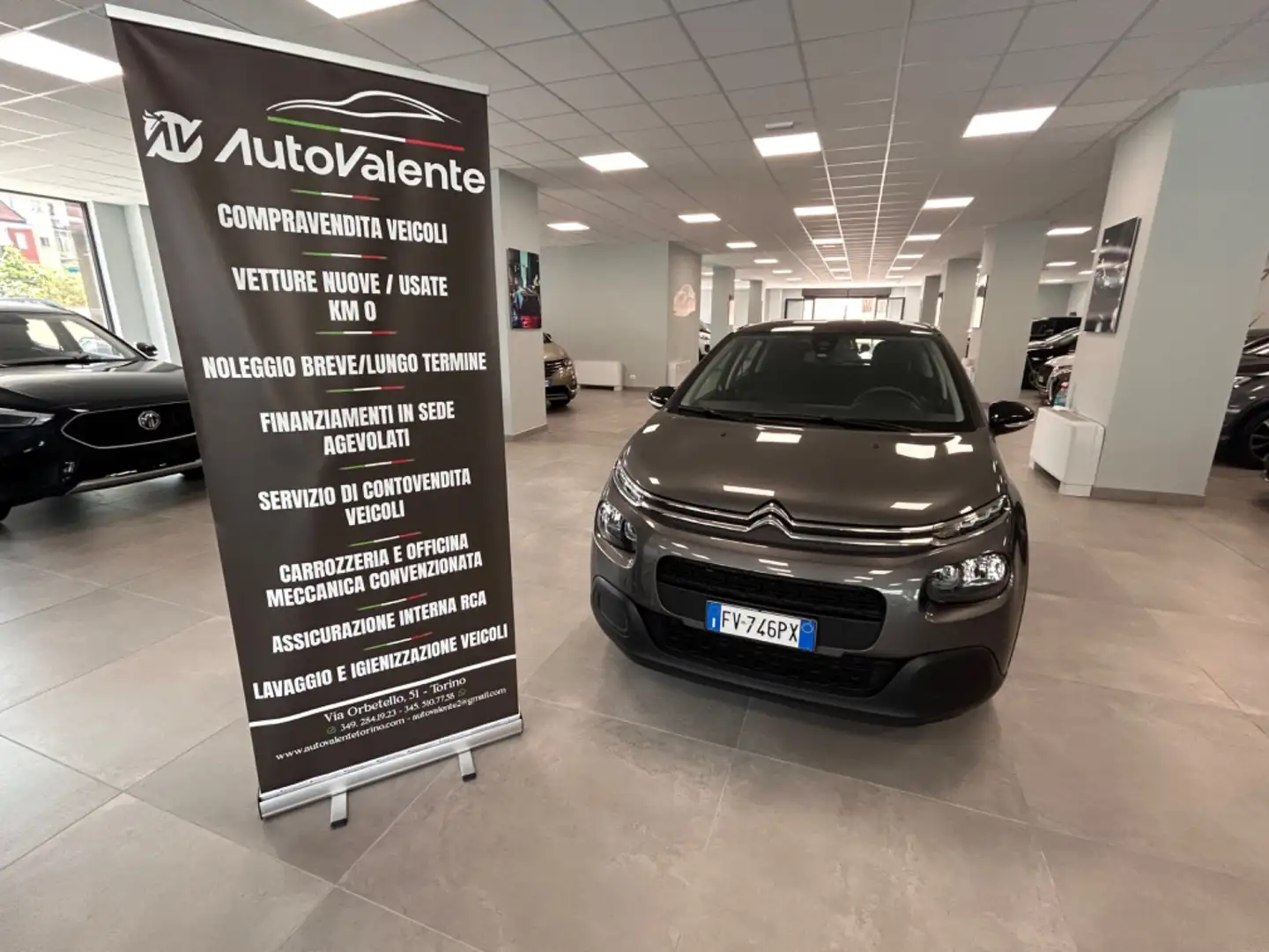 Citroen C3 PureTech 82 Shine Grigio - 2
