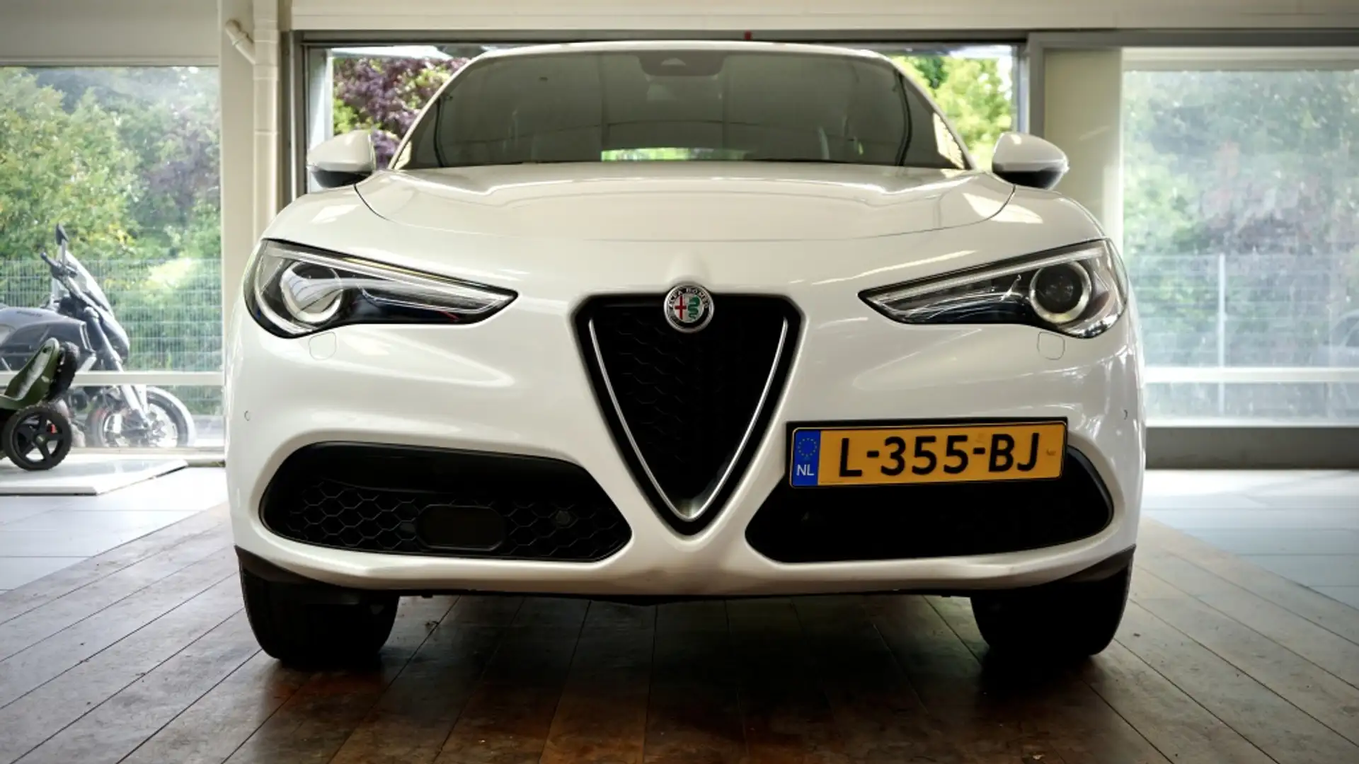 Alfa Romeo Stelvio 2.0 T AWD Super veloce | 280 pk | Schakel Flippers Wit - 2