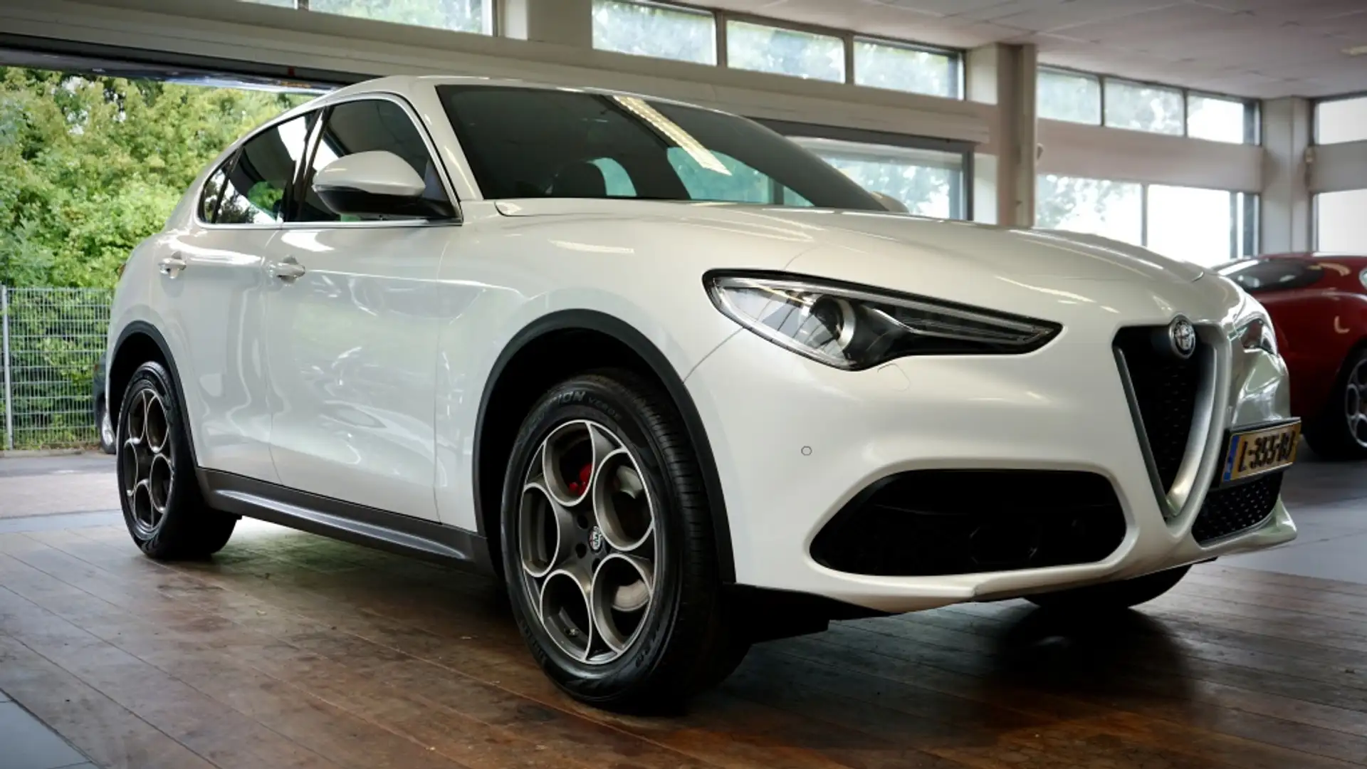 Alfa Romeo Stelvio 2.0 T AWD Super veloce | 280 pk | Schakel Flippers Wit - 1