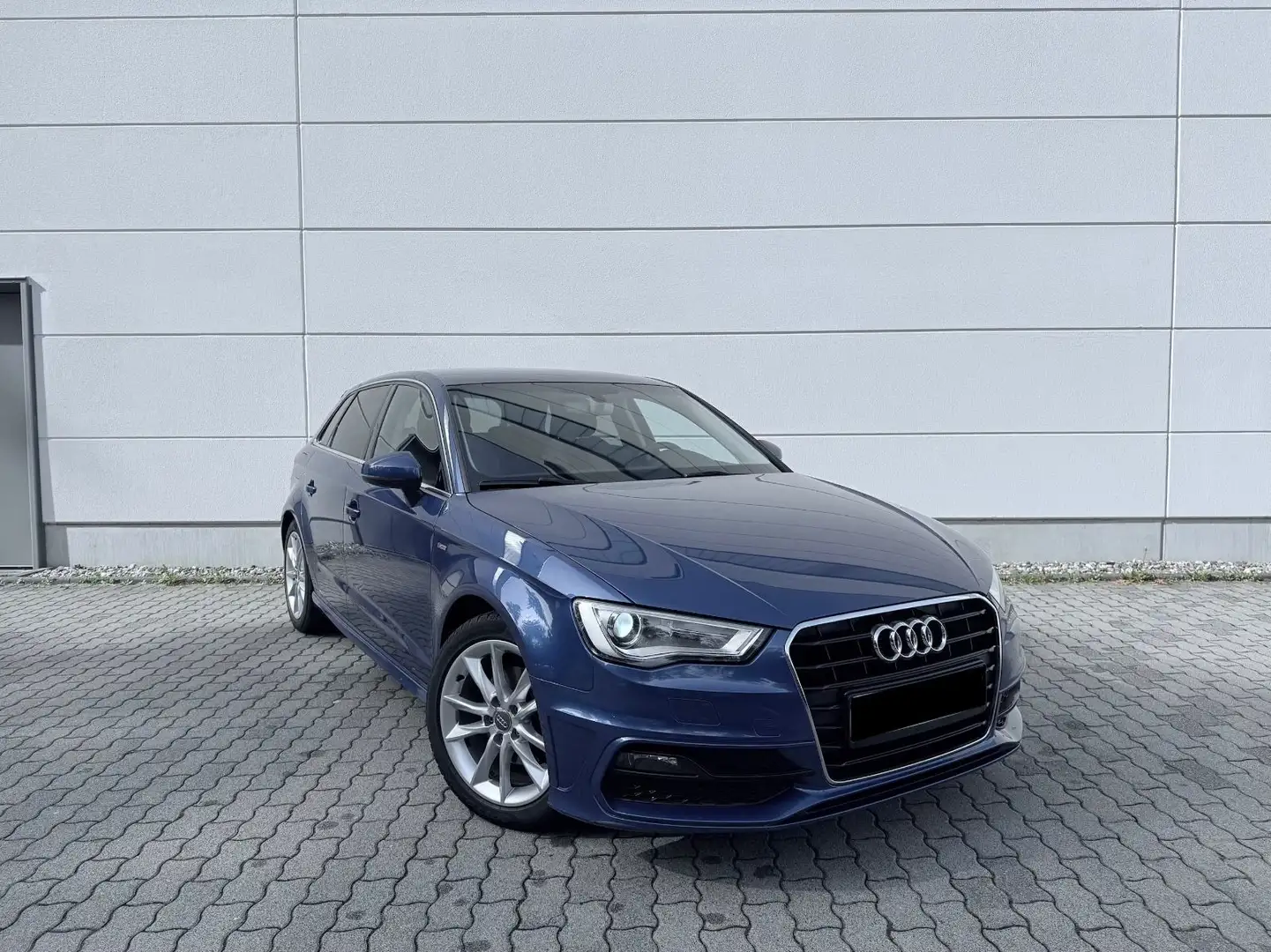 Audi A3 Sportback ambition*S-Line*Navi*Bi-Xe*2.Hand Blau - 2
