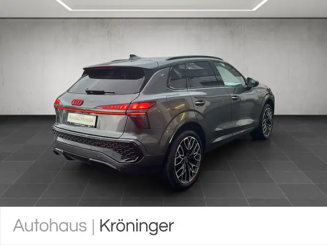 Audi Q3 view 2