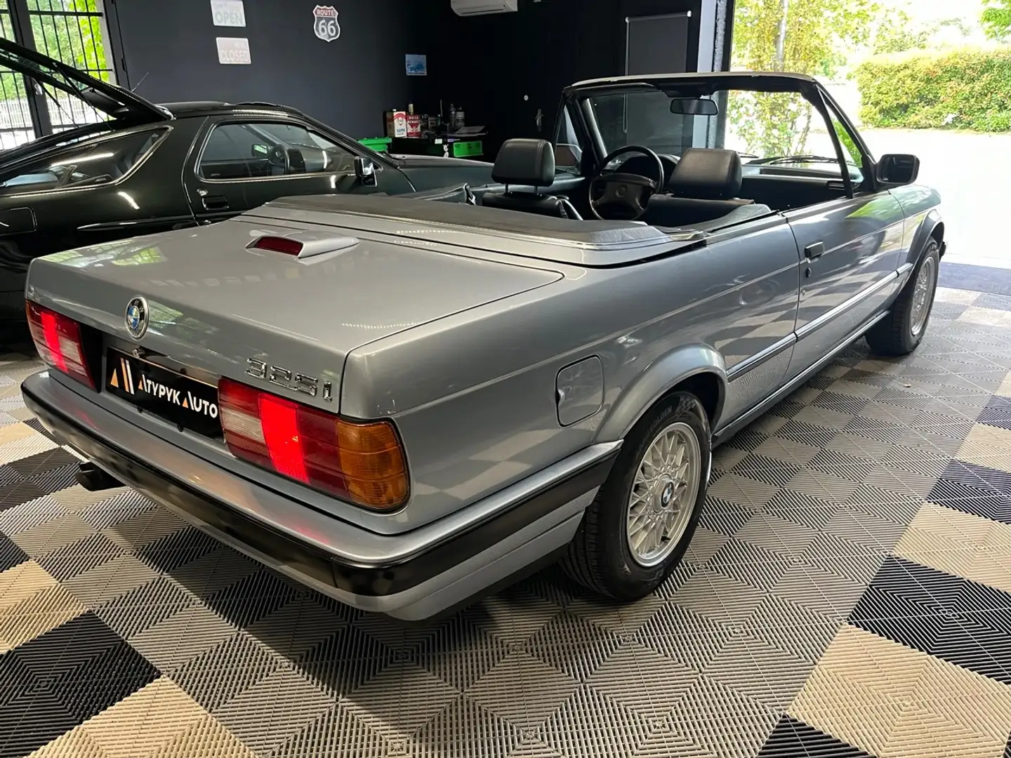 BMW 325 325i WorldLine A Bleu - 2