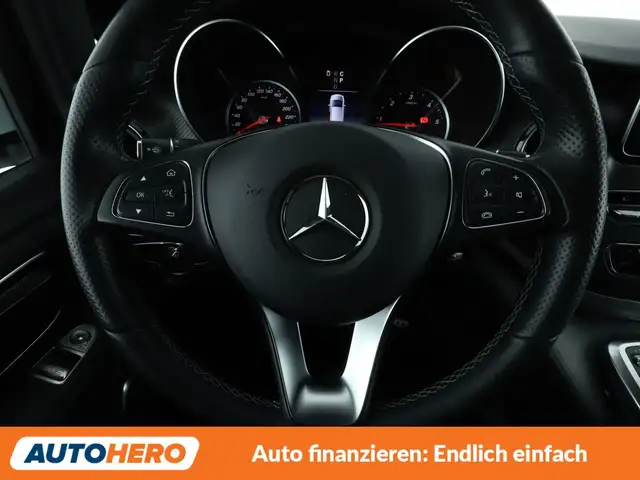 Mercedes-Benz V-Class view 19