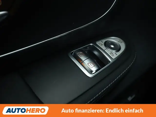 Mercedes-Benz V-Class view 25