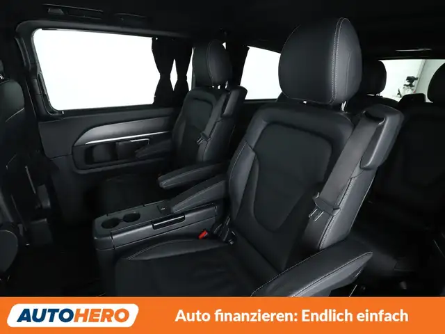 Mercedes-Benz V-Class view 14