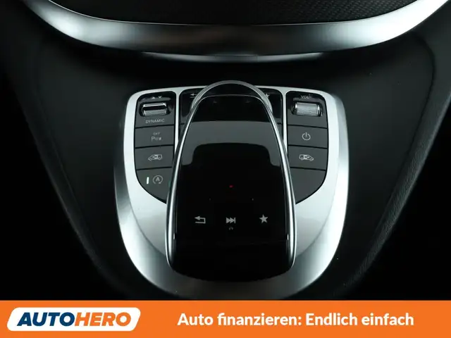 Mercedes-Benz V-Class view 27
