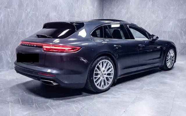 Porsche Panamera view 7
