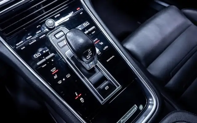 Porsche Panamera view 13