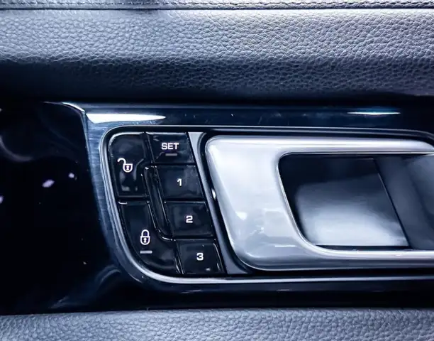 Porsche Panamera view 10