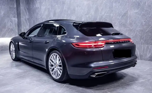 Porsche Panamera view 3