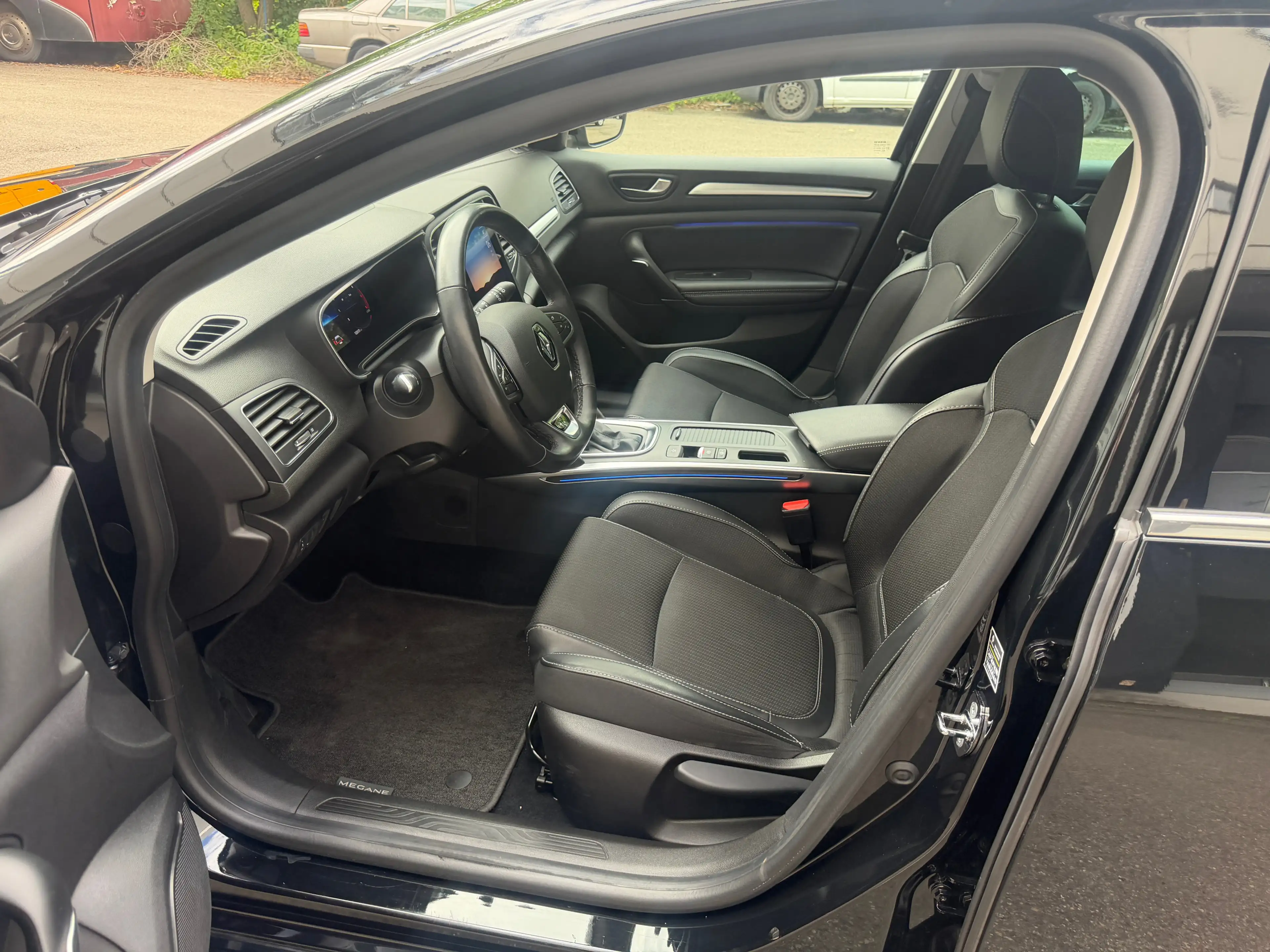 Renault Megane Intens LED ACC Virtual-Cockpit Rü-Kamera — photo 13
