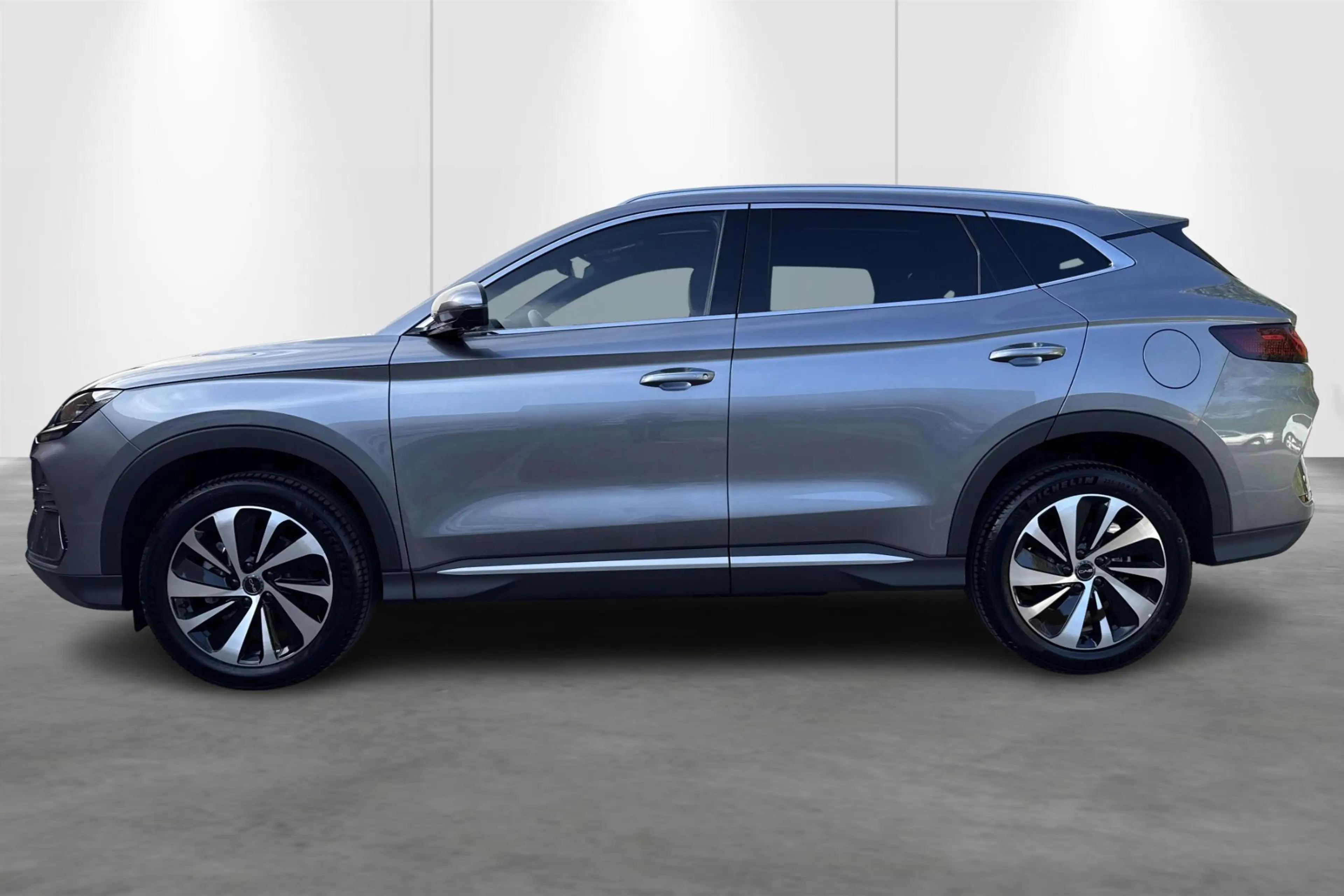 BYD Seal U 1.5 DM-i Boost PHEV — photo 3
