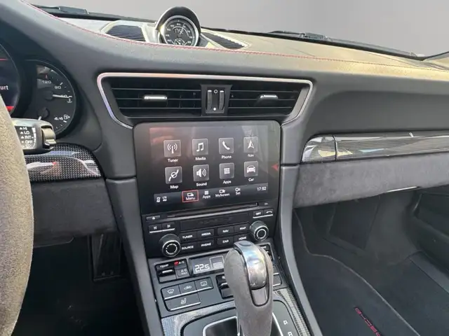 Porsche 911 view 13