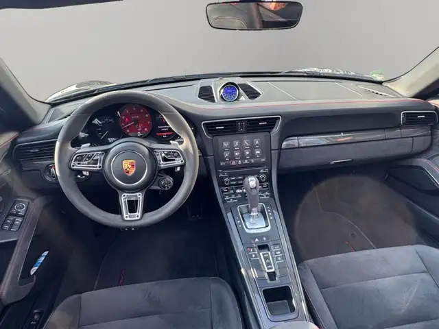Porsche 911 view 11