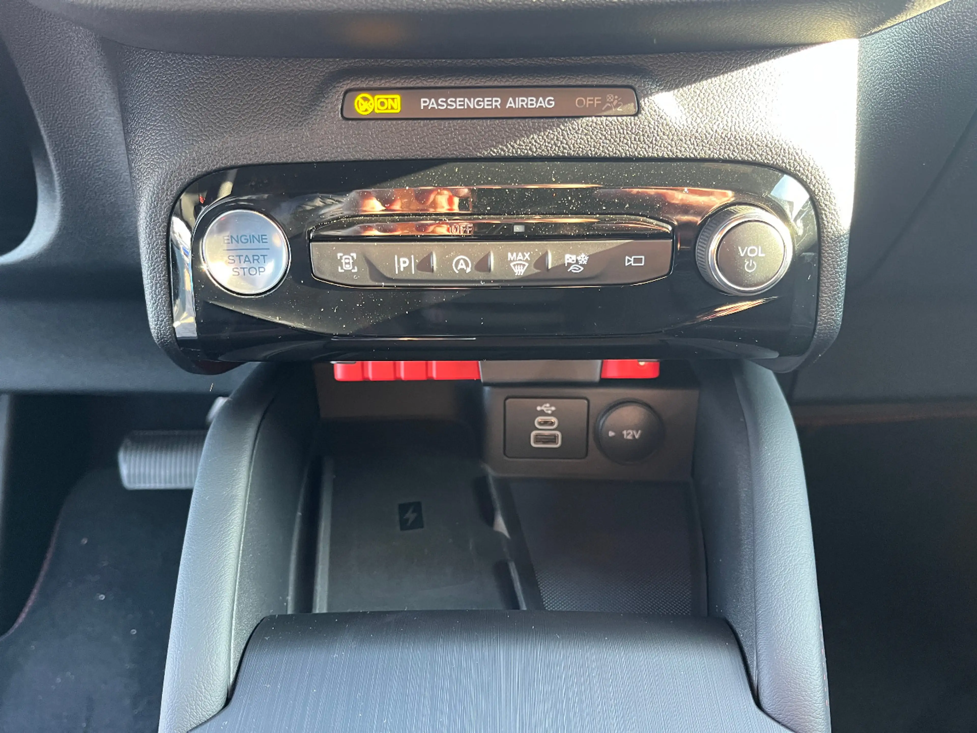 Ford Kuga ST-Line LED+360°Kamera+Navi+Winterpaket — photo 12