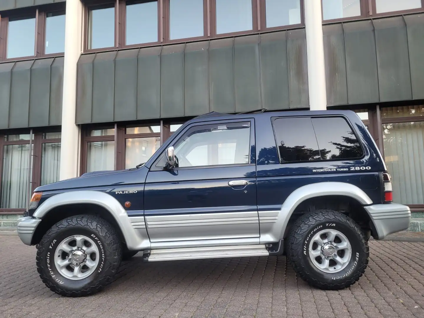 Mitsubishi Pajero TD American Dream V20 Klima-3 Türig-Schiebedach Blau - 1