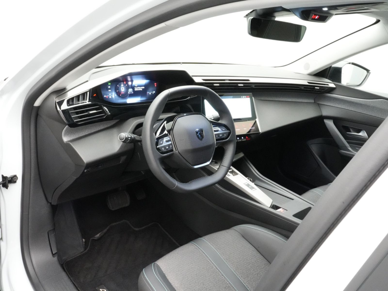 Peugeot 408 Allure 145 e-DCS6 APPS+NAVI+RFKAMERA+KEYLESS — photo 8