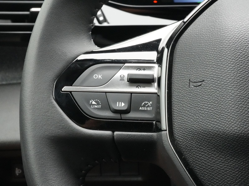 Peugeot 408 Allure 145 e-DCS6 APPS+NAVI+RFKAMERA+KEYLESS — photo 14