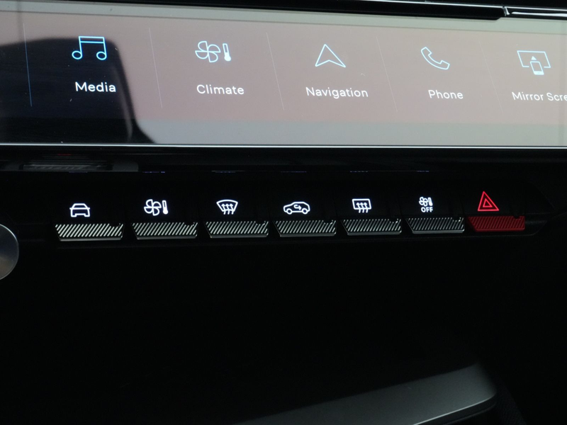 Peugeot 408 Allure 145 e-DCS6 APPS+NAVI+RFKAMERA+KEYLESS — photo 12