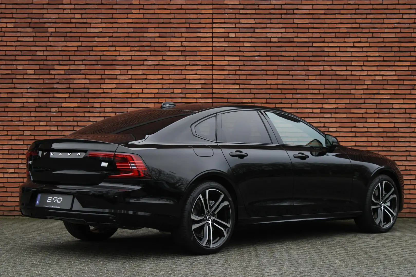 Volvo S90 T8 AWD Ultimate Dark | Luchtvering met FOUR-C | Gr Zwart - 2