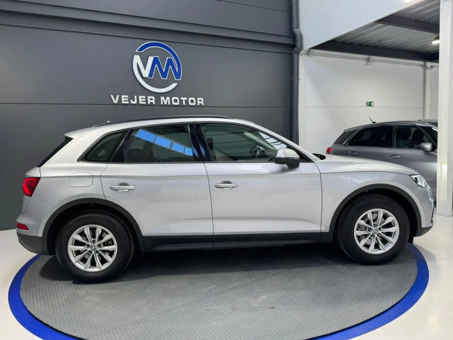 Audi Q5 35 TDI Advance S tronic 120kW Gris - 2