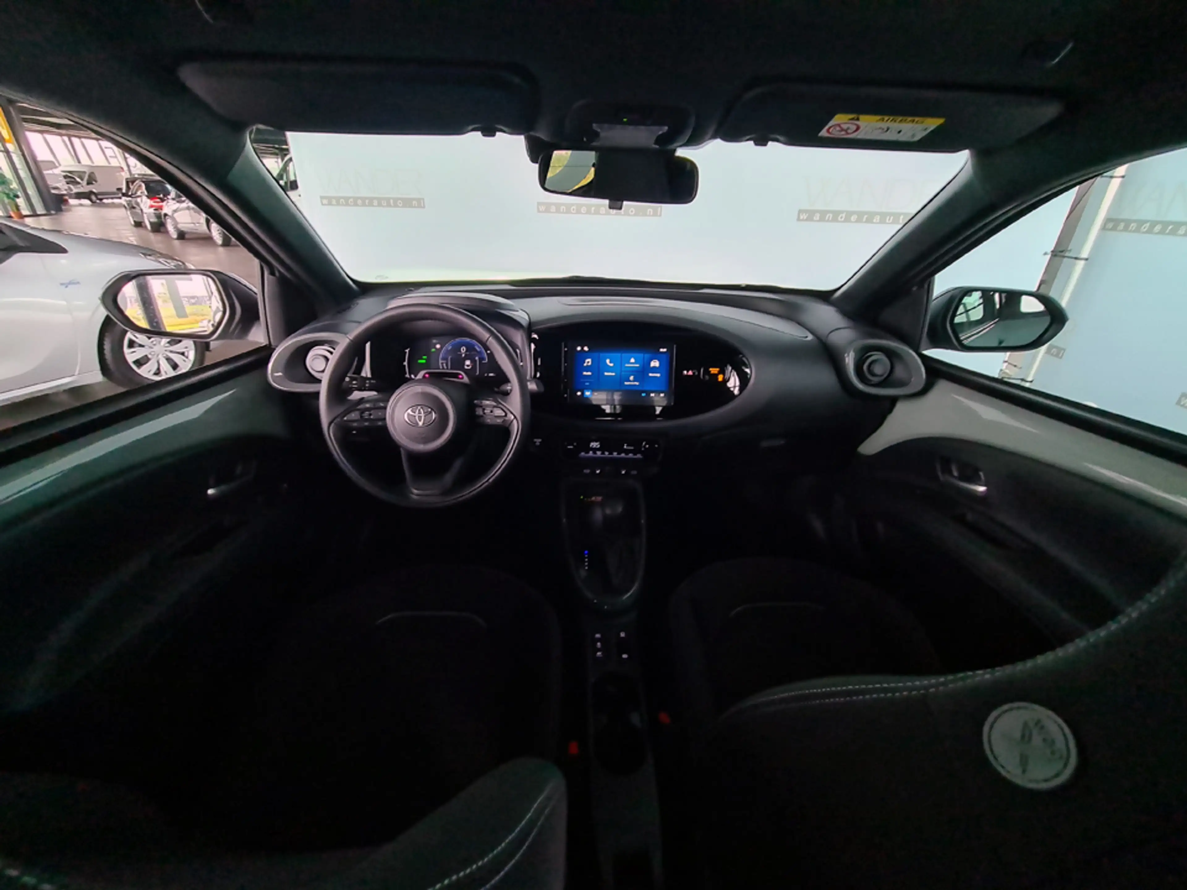 Toyota Aygo X 1.5 Hybrid 115 Teamplayer /Draadloze telefoonoplad — photo 14