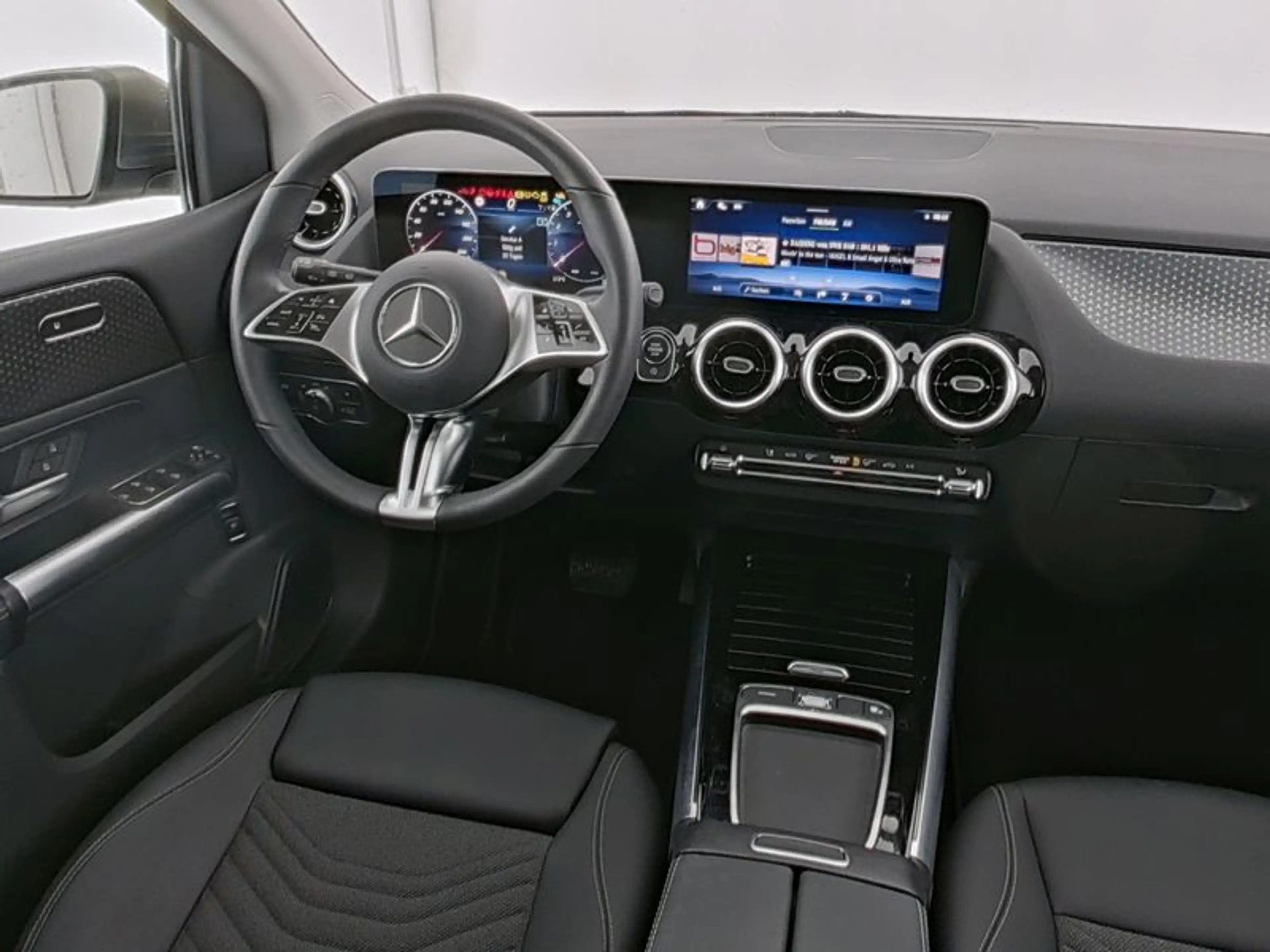 Mercedes-Benz B 200 Progressive/LED/Cam/AHK/Smartphone-Ing/17" — photo 7