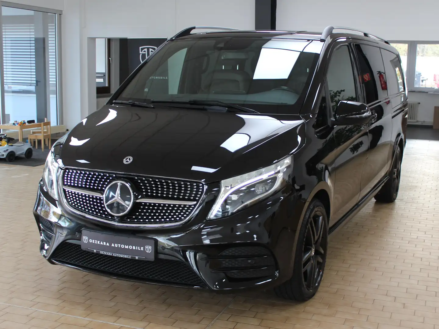 Mercedes-Benz V 300 V300 d AVANTGARDE EDITION 4Matic Extralang 8-Sitze Noir - 1