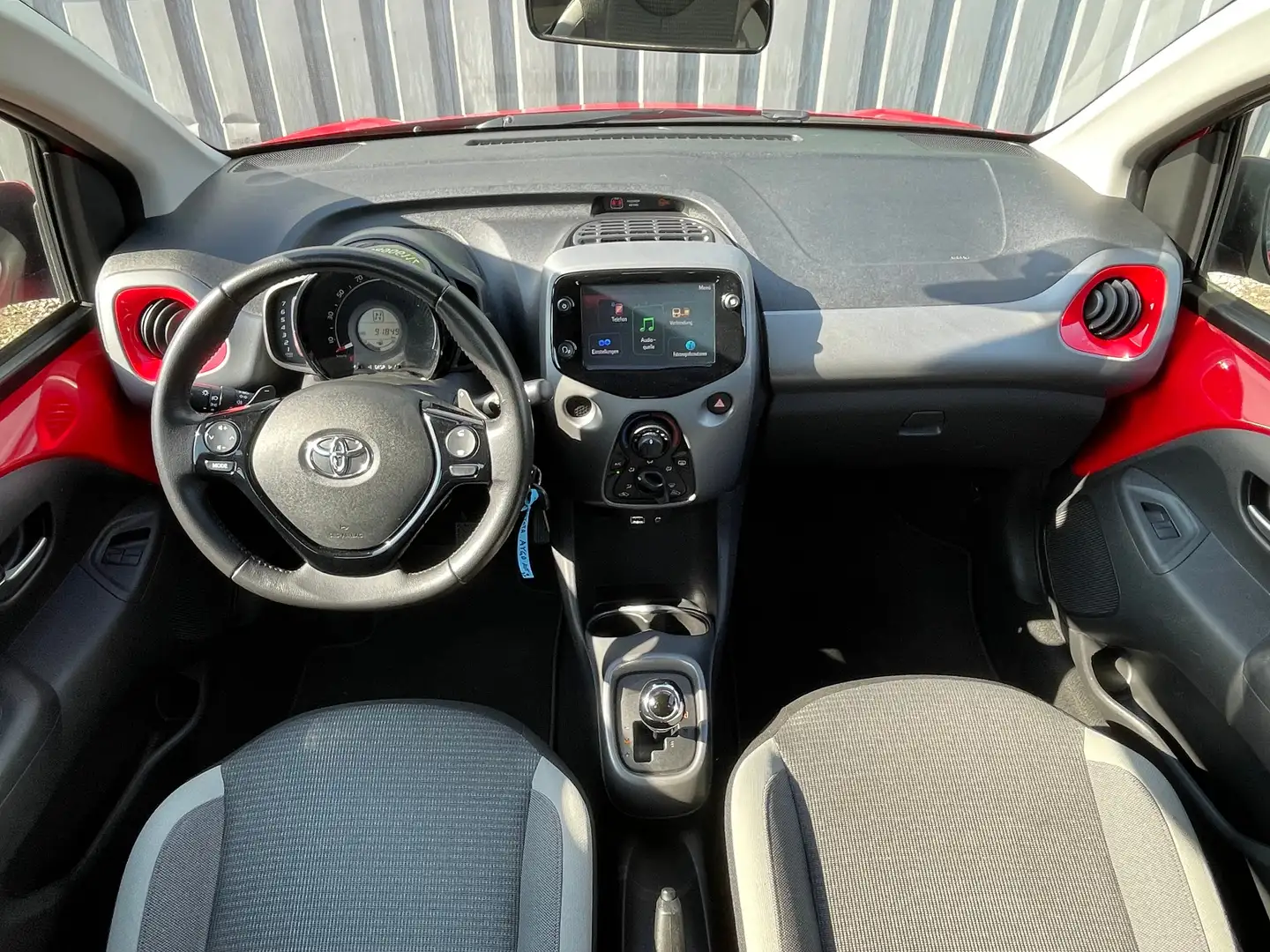 Toyota Aygo 1,0 VVT-i Aut. * 2. Vorbesitzer * Rot - 2
