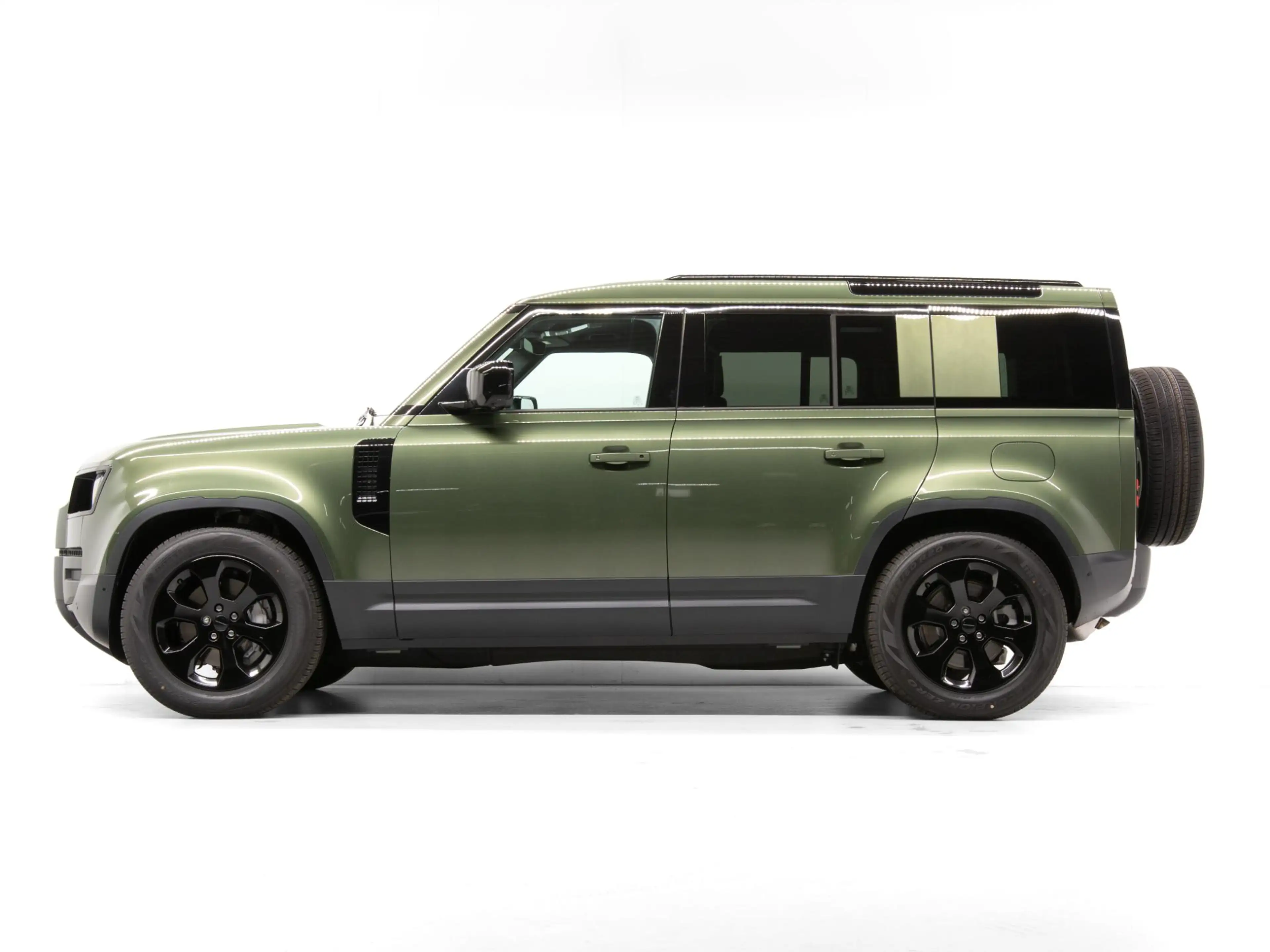 Land Rover Defender 110 2.0 P300e 110 Forest Edition Forest Edition — photo 6