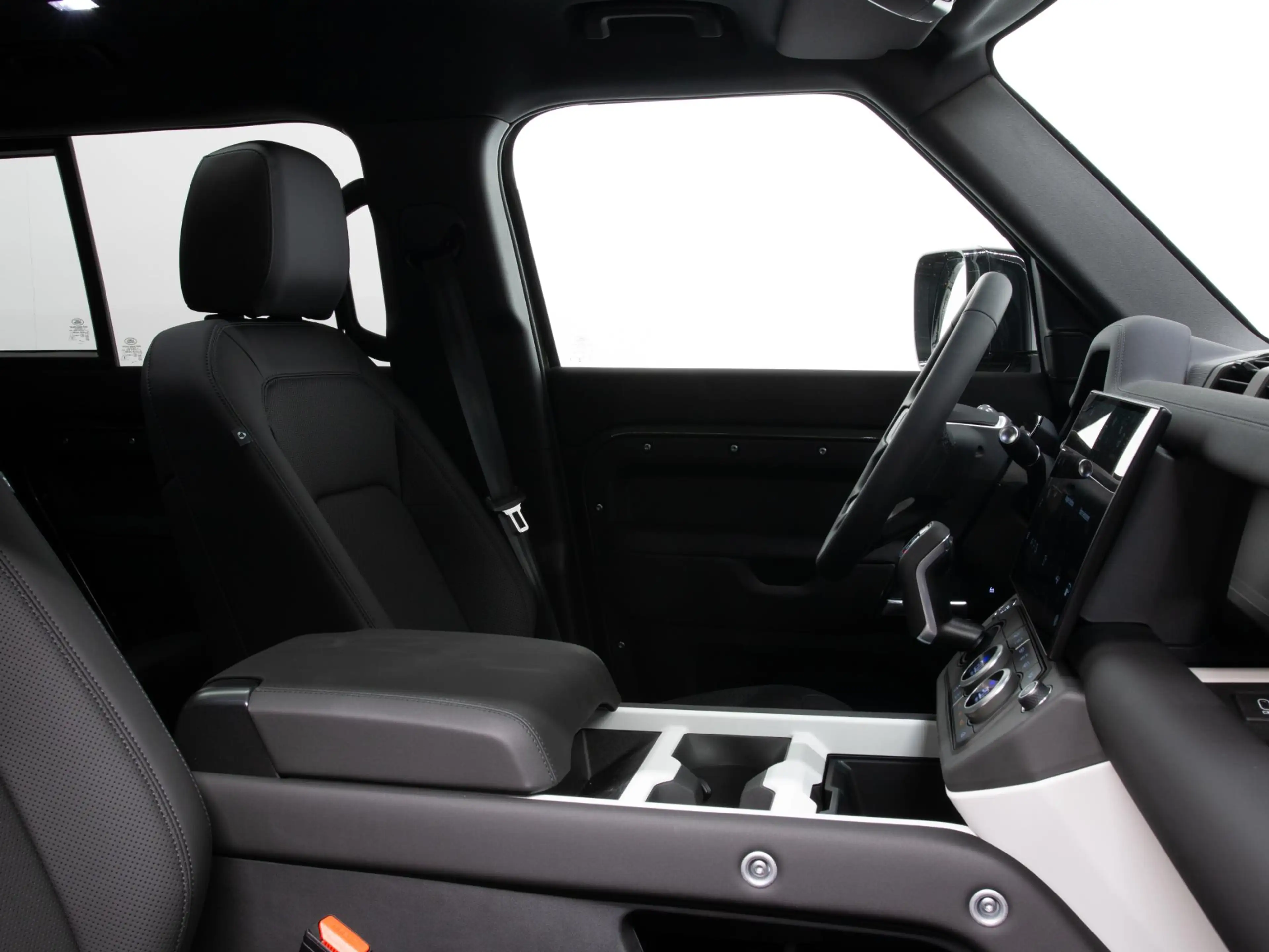 Land Rover Defender 110 2.0 P300e 110 Forest Edition Forest Edition — photo 13