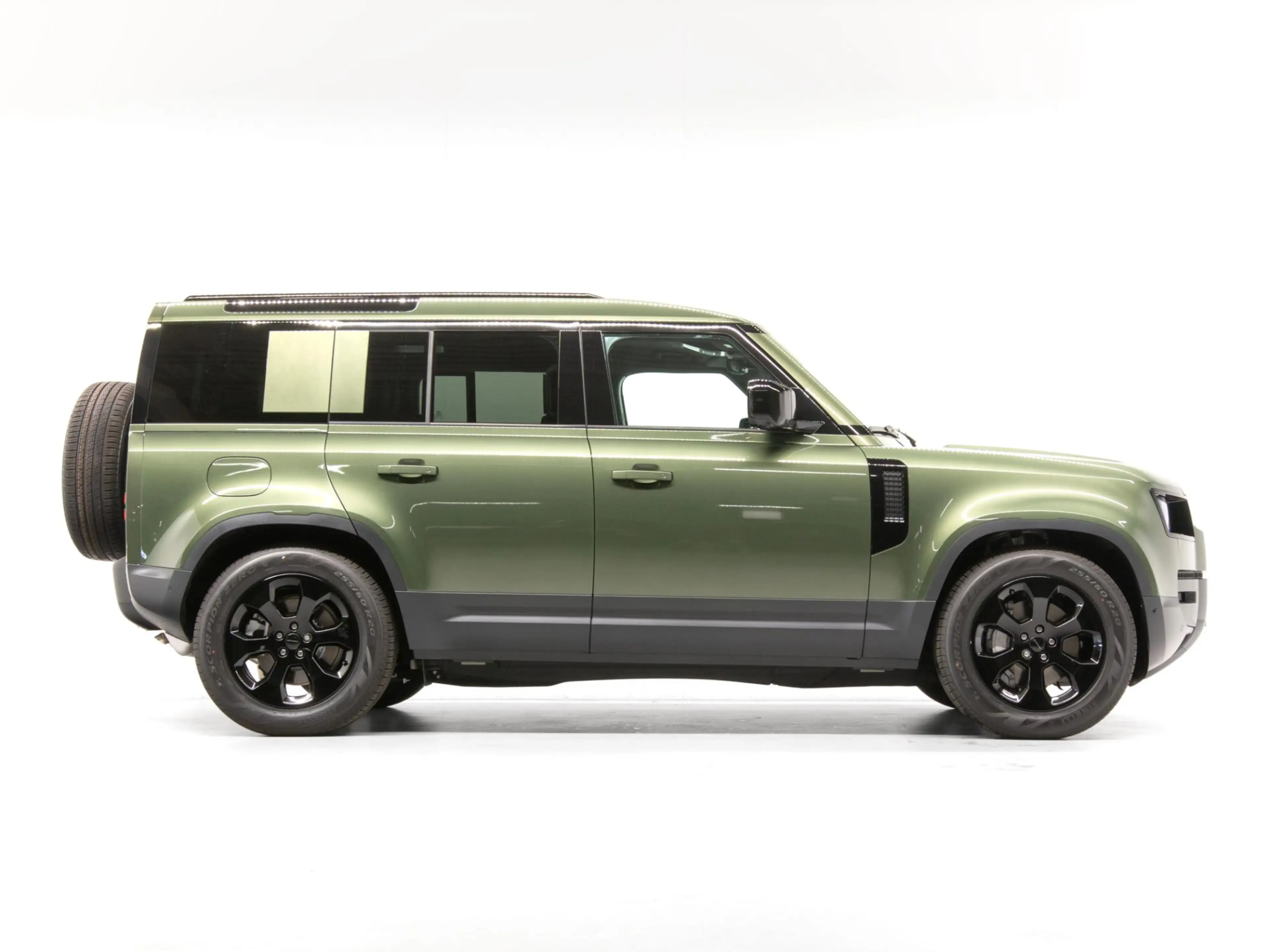 Land Rover Defender 110 2.0 P300e 110 Forest Edition Forest Edition — photo 7