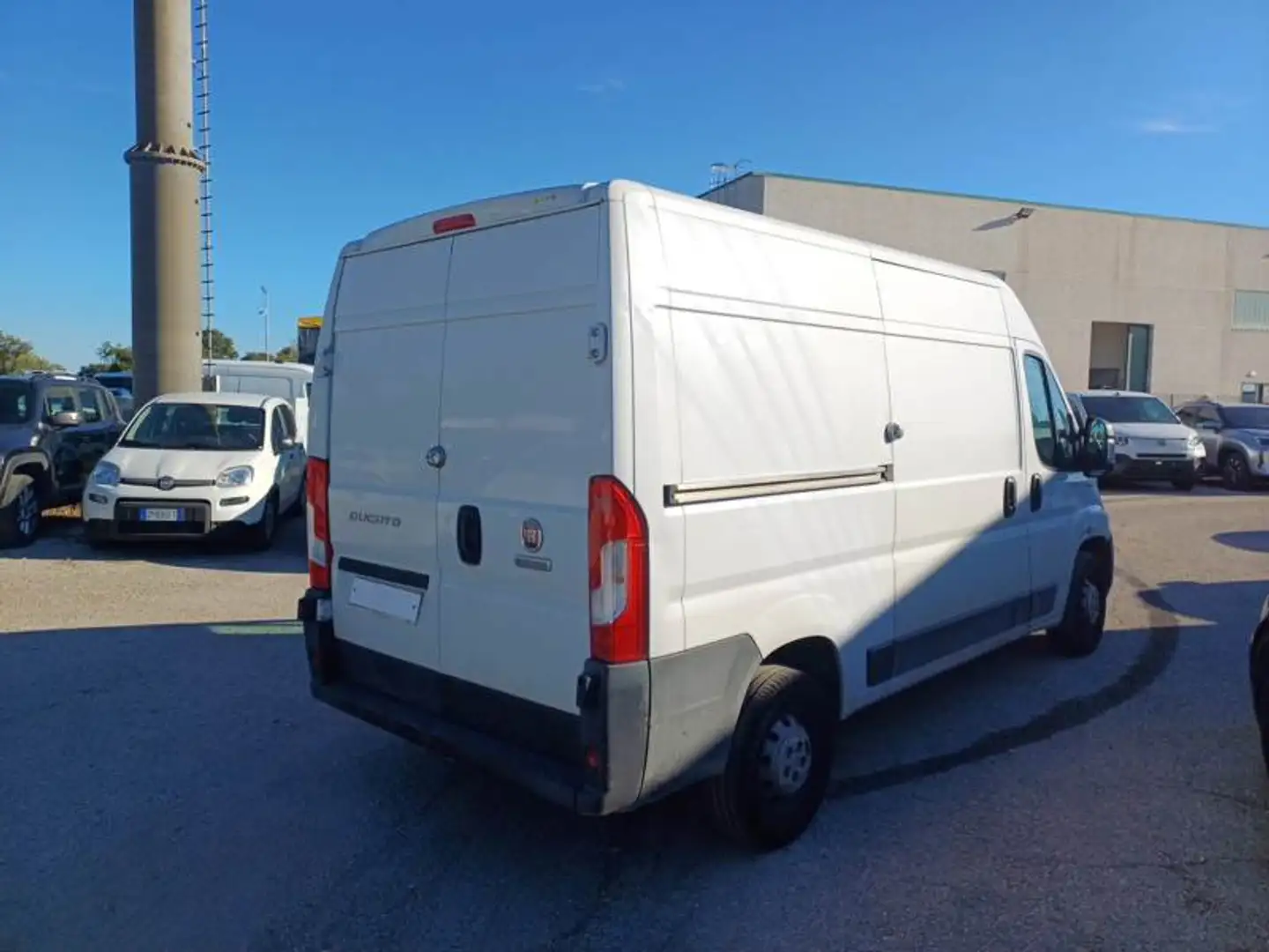 Fiat Ducato FIAT Industrial Manual de 4 Puertas - 2
