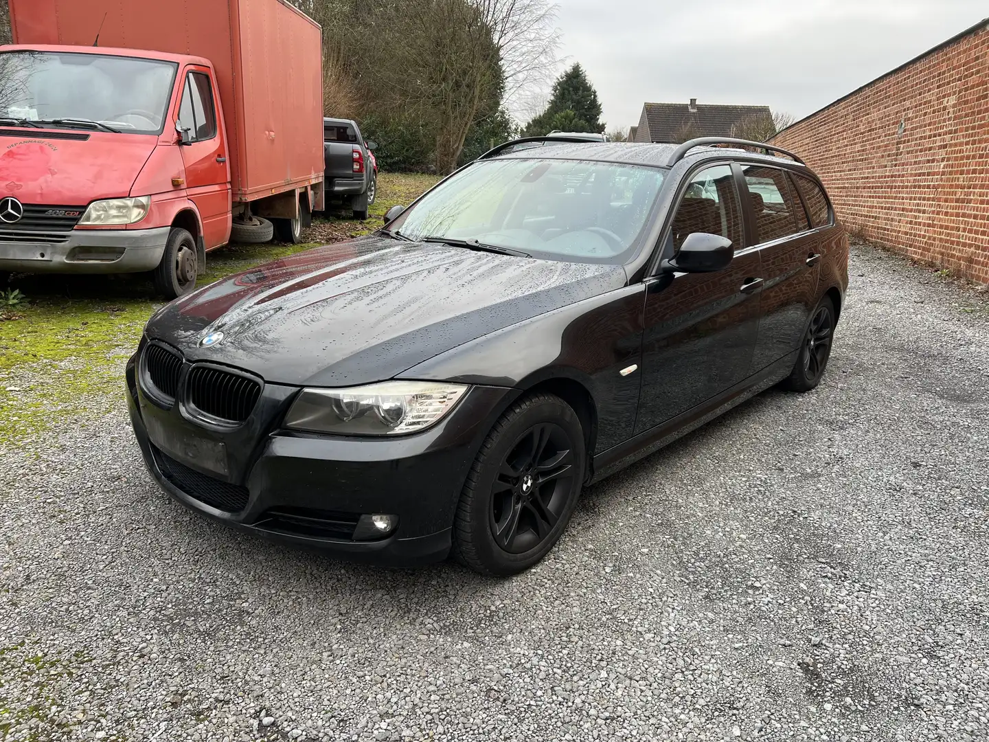 BMW 318 Touring 318d 143 ch Luxe Schwarz - 1