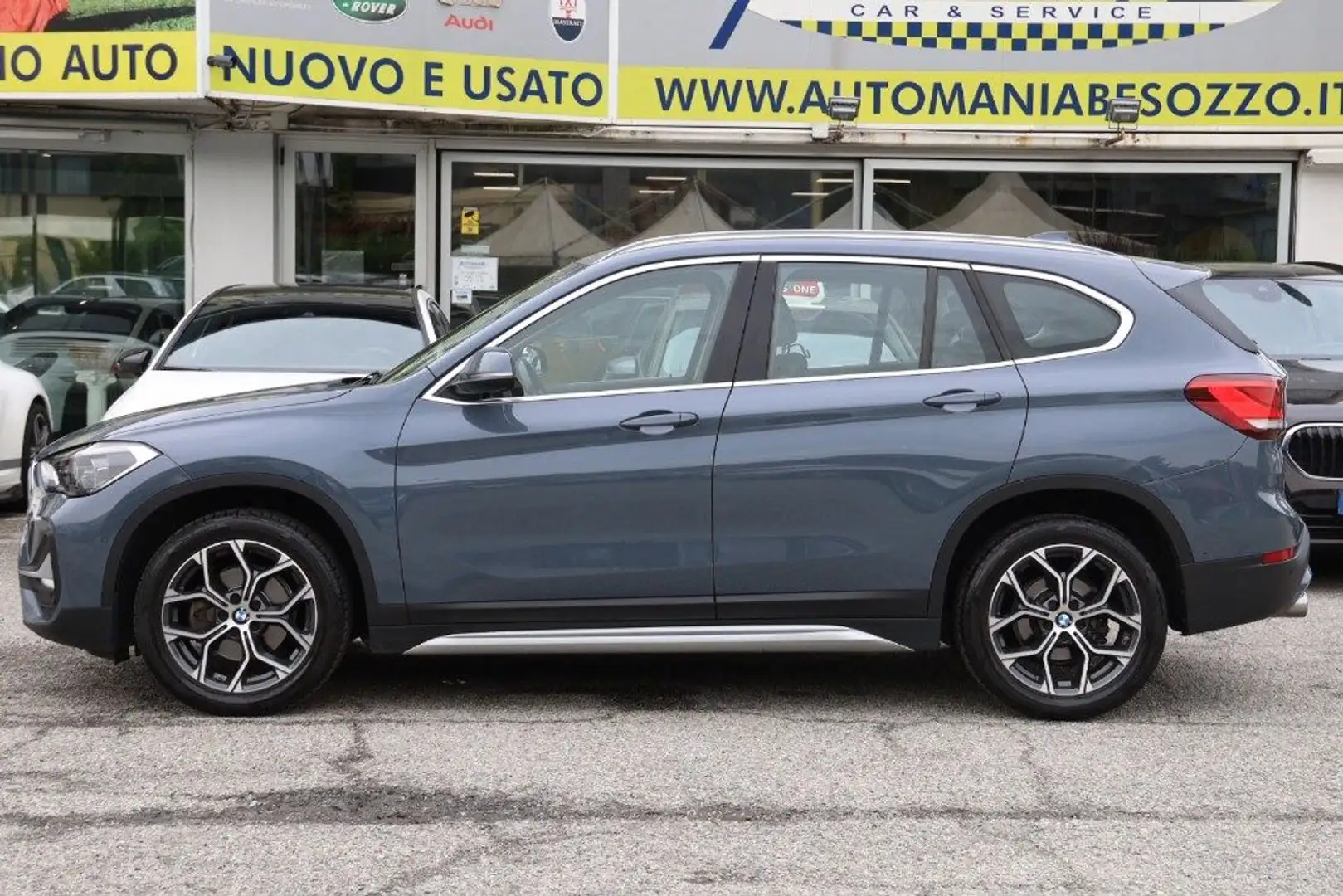 BMW X1 sDrive18d xLine UNICO PROP. Grau - 2