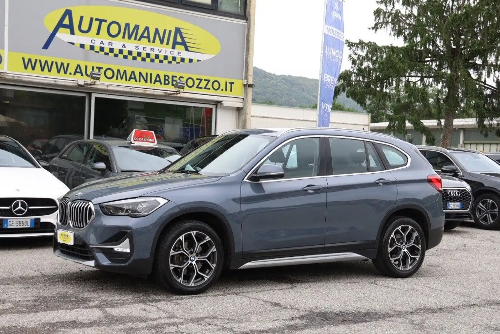 BMW X1 sDrive18d xLine UNICO PROP. Grau - 1