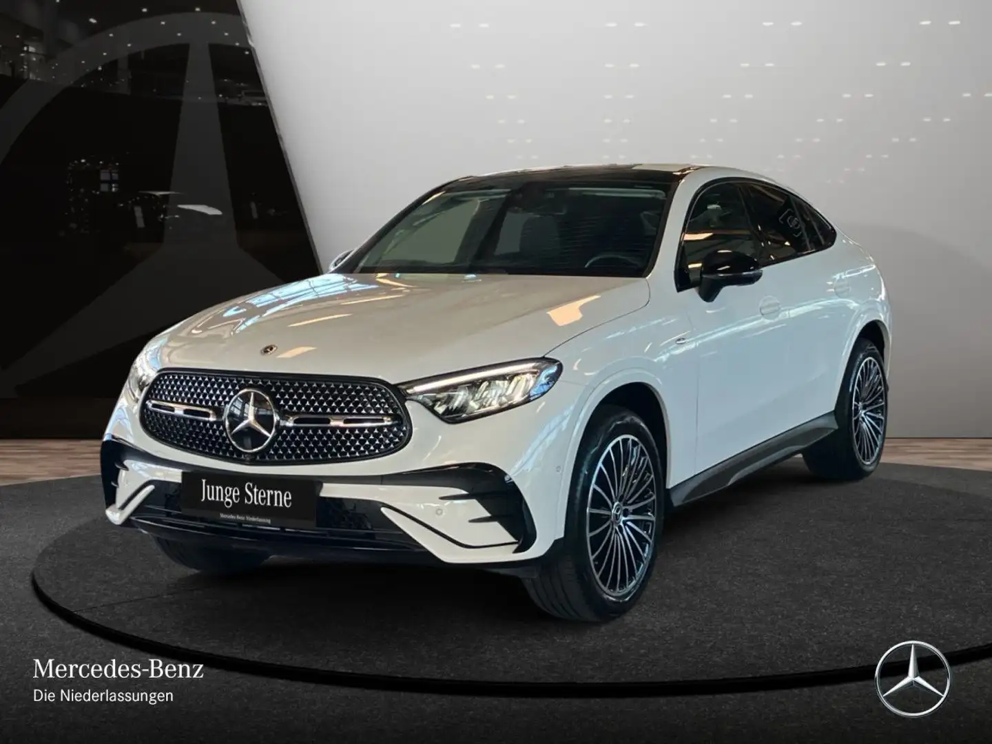 Mercedes-Benz GLC 300 e 4M AMG+NIGHT+PANO+360+AHK+LED+KEYLESS+9G Weiß - 2