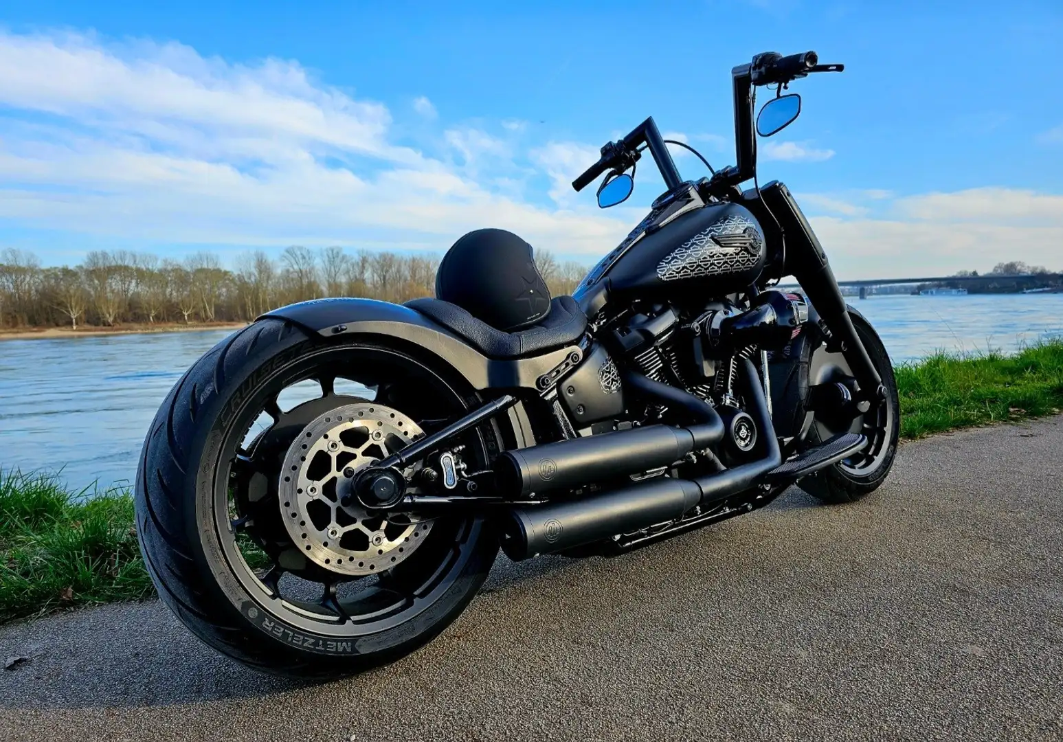 Harley-Davidson Fat Boy 114 Rick's Černá - 1