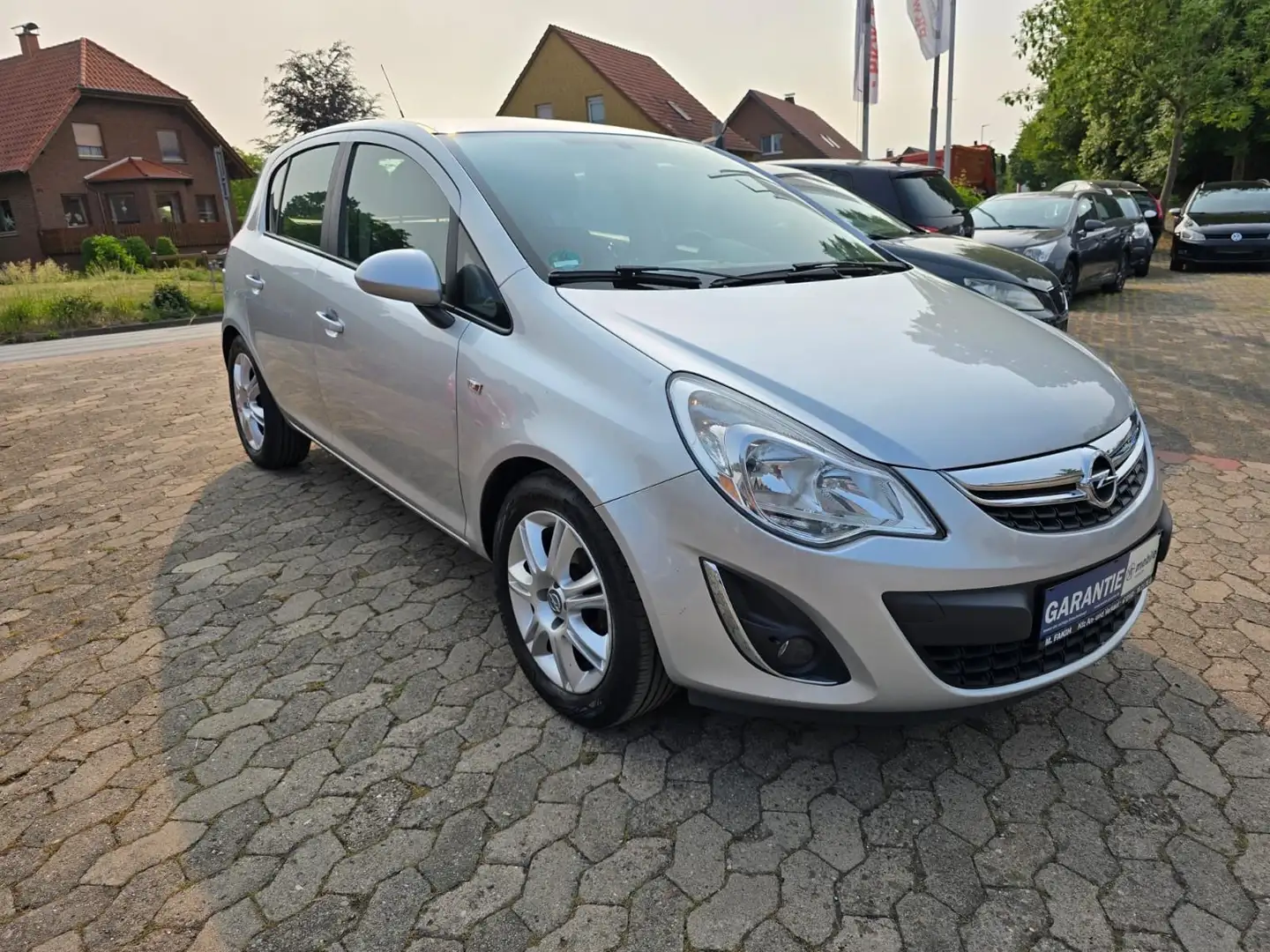 Opel Corsa D Satellite scheckheftgepflegt TÜV/ASU NEU Silber - 1