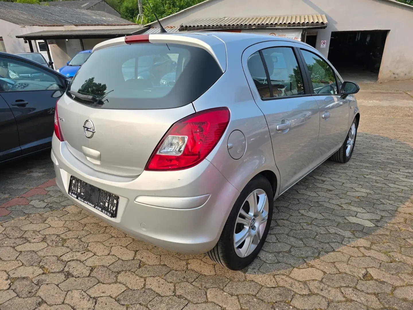 Opel Corsa D Satellite scheckheftgepflegt TÜV/ASU NEU Silber - 2