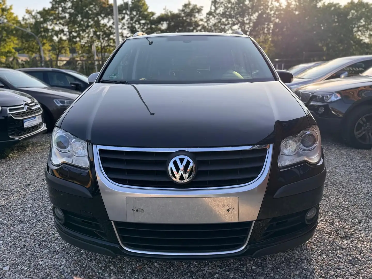 Volkswagen Touran CrossTouran 2.0TDI AUTOMATIK*7-SITZER*AHK Schwarz - 2