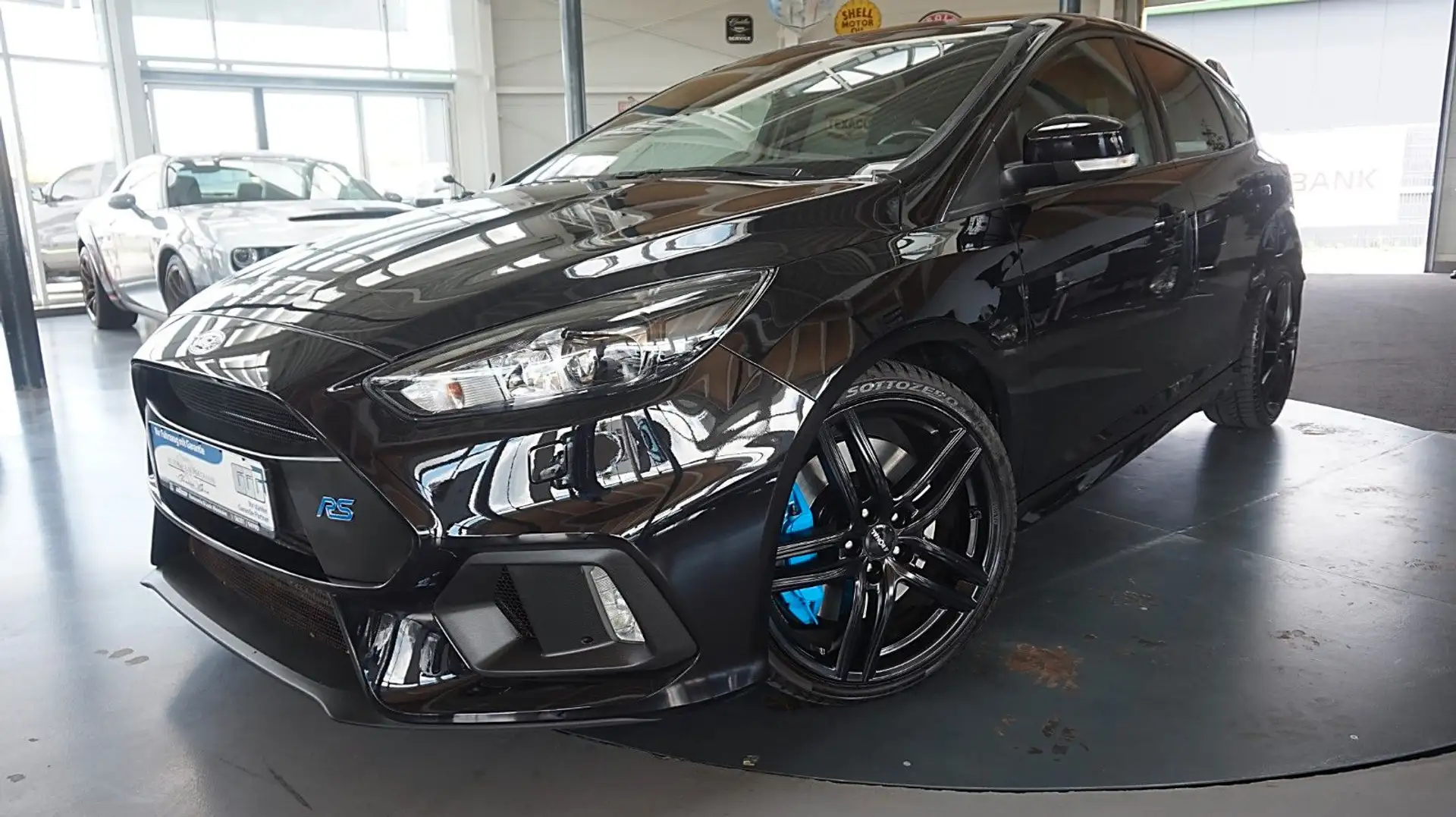 Ford Focus Lim. RS 1.Hand*Navi*Alu19*Allrad*Tempo* Zwart - 1