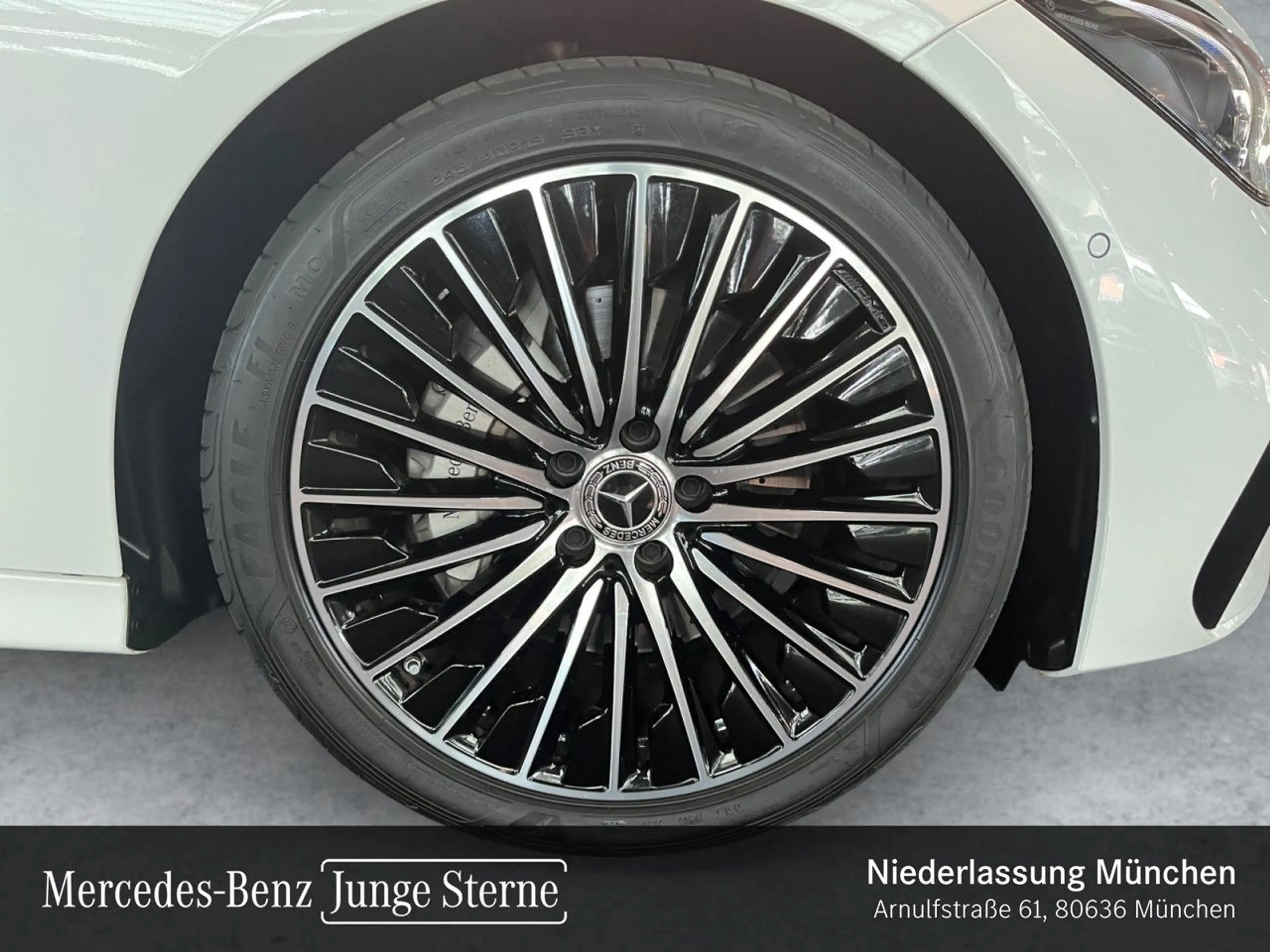 Mercedes-Benz CLE 200 AMG+360+TOTW+KEYLESS+9G — photo 3