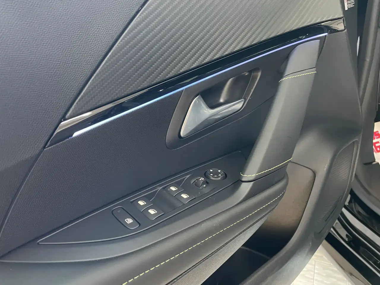 Peugeot 208 1.2 hybrid GT 145cv e-dcs 6 Auto 2025 Nero Perla 15